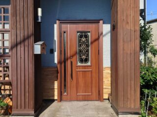 【御殿場市玄関ドア工事】カバー工法でたった１日で生まれ変わる