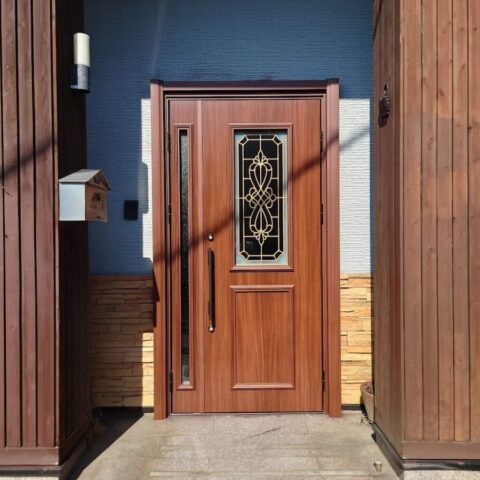 【御殿場市玄関ドア工事】カバー工法でたった１日で生まれ変わる