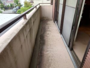 【御殿場市ベランダ防水リフォーム】FRP防水工事で雨漏り対策・耐久性アップ