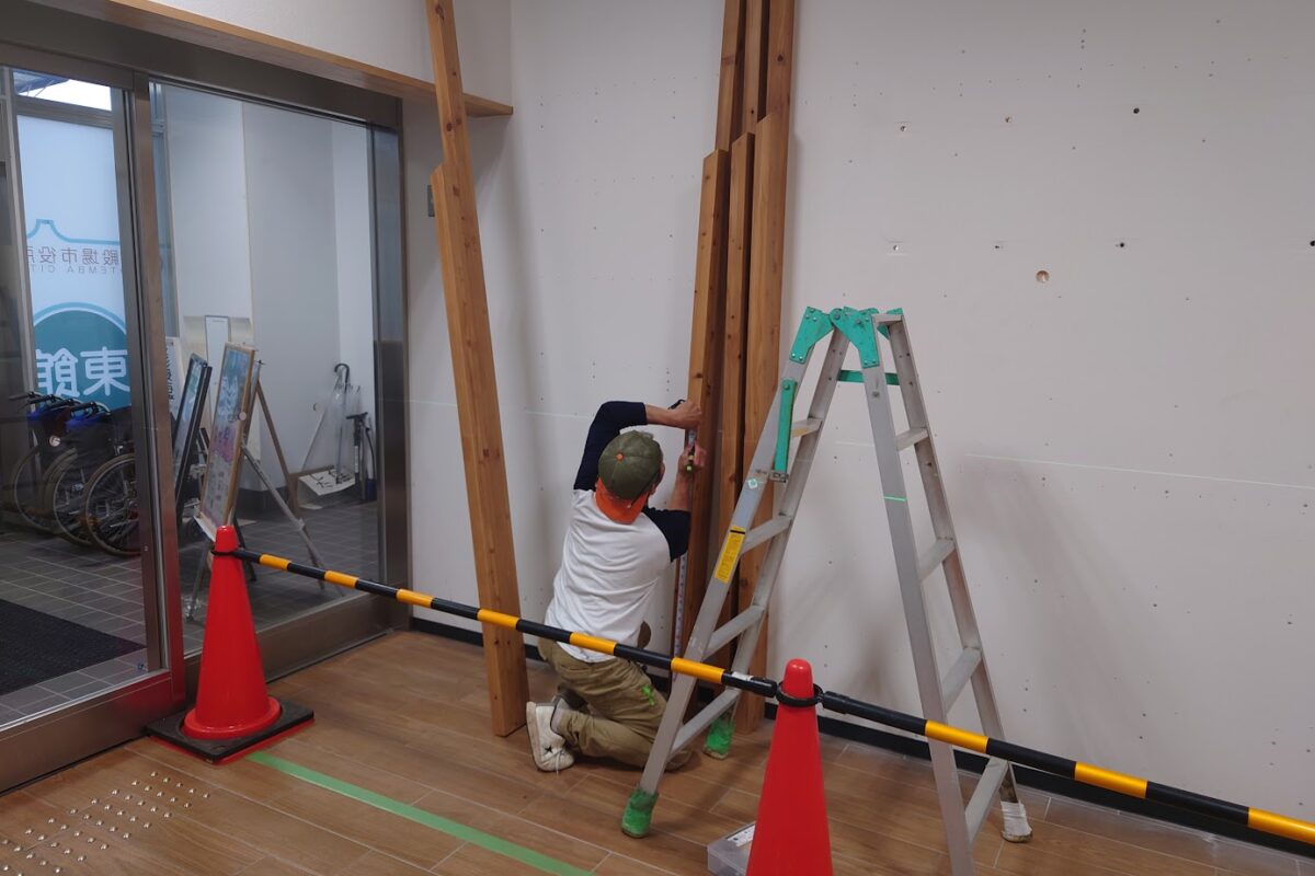 御殿場市役所東館エントランス木質化工事
