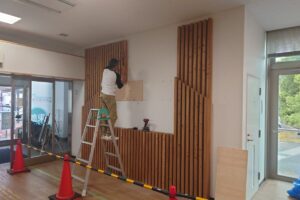 御殿場市役所東館エントランス木質化工事