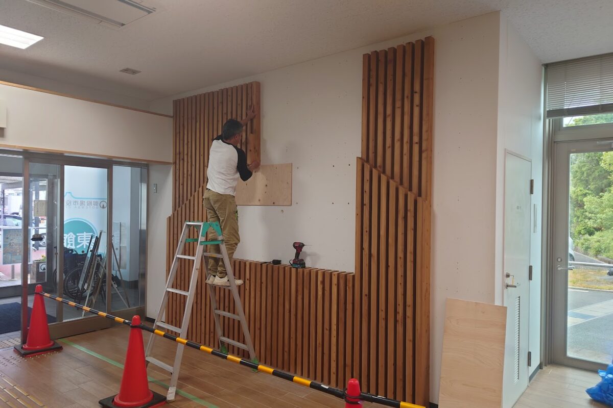 御殿場市役所東館エントランス木質化工事