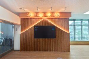 御殿場市役所東館エントランス木質化工事