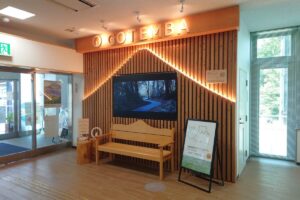 御殿場市役所東館エントランス木質化工事